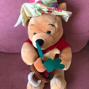 Veggie garden Pooh 14”, gorgeous condition, tag still attached